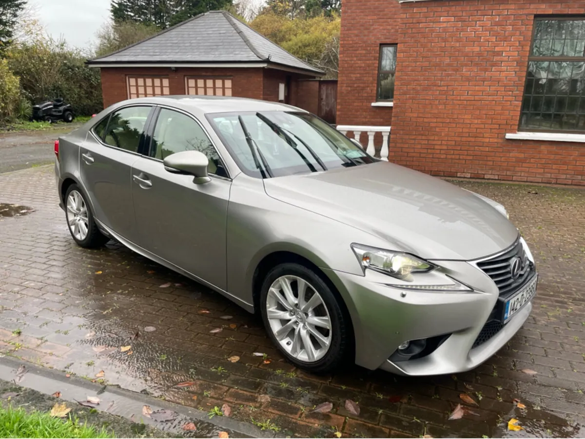 Lexus IS 300 H EXECUTIVE EDITION AUTOMATIC E-C E-C - Image 2