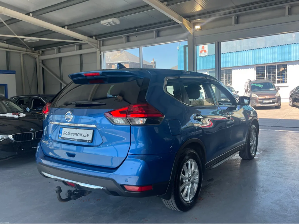 Nissan X-Trail 1.6 DSL SV 5 SEAT SS M MR 18 4DR - Image 4