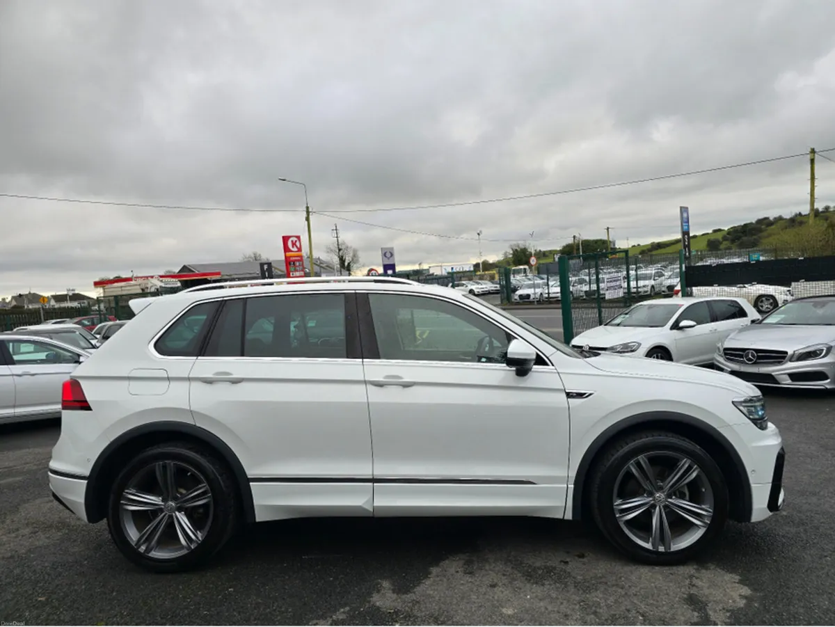 Volkswagen Tiguan 1.4 TSI R-LINE EDITION / 360 CAM - Image 6