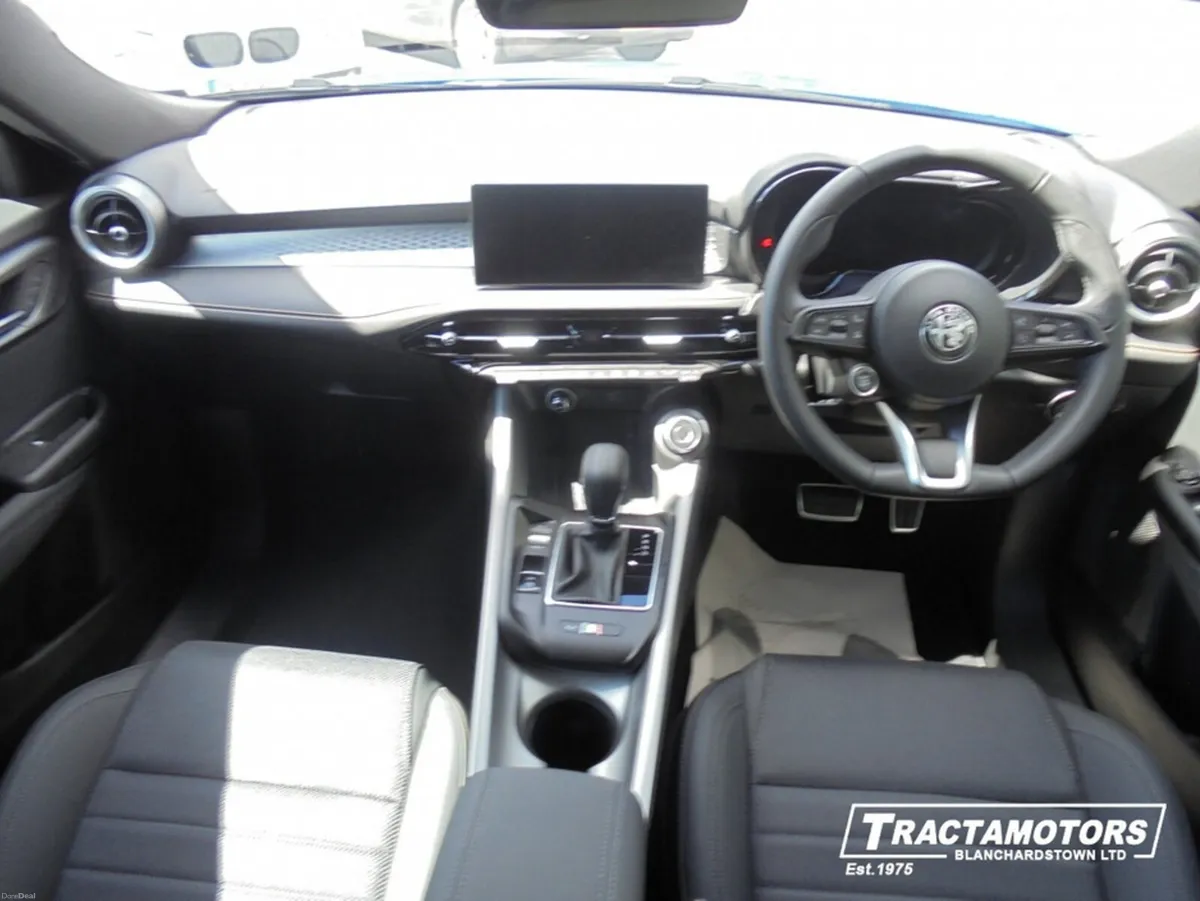 Alfa Romeo Tonale SPECIAL PHEV 1.3 280BHP - Image 2