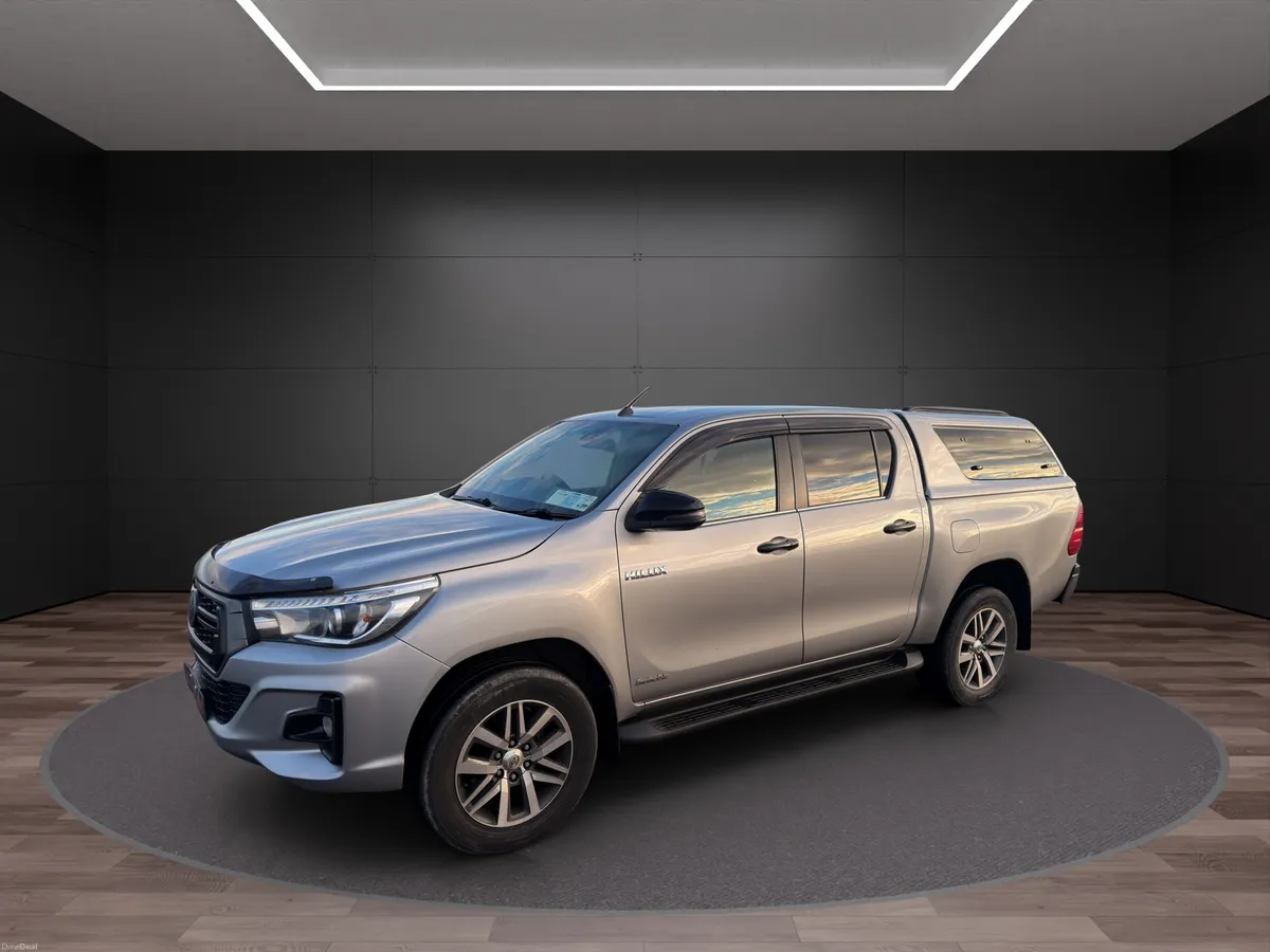 2020 Toyota Hilux Invincible X - Image 2