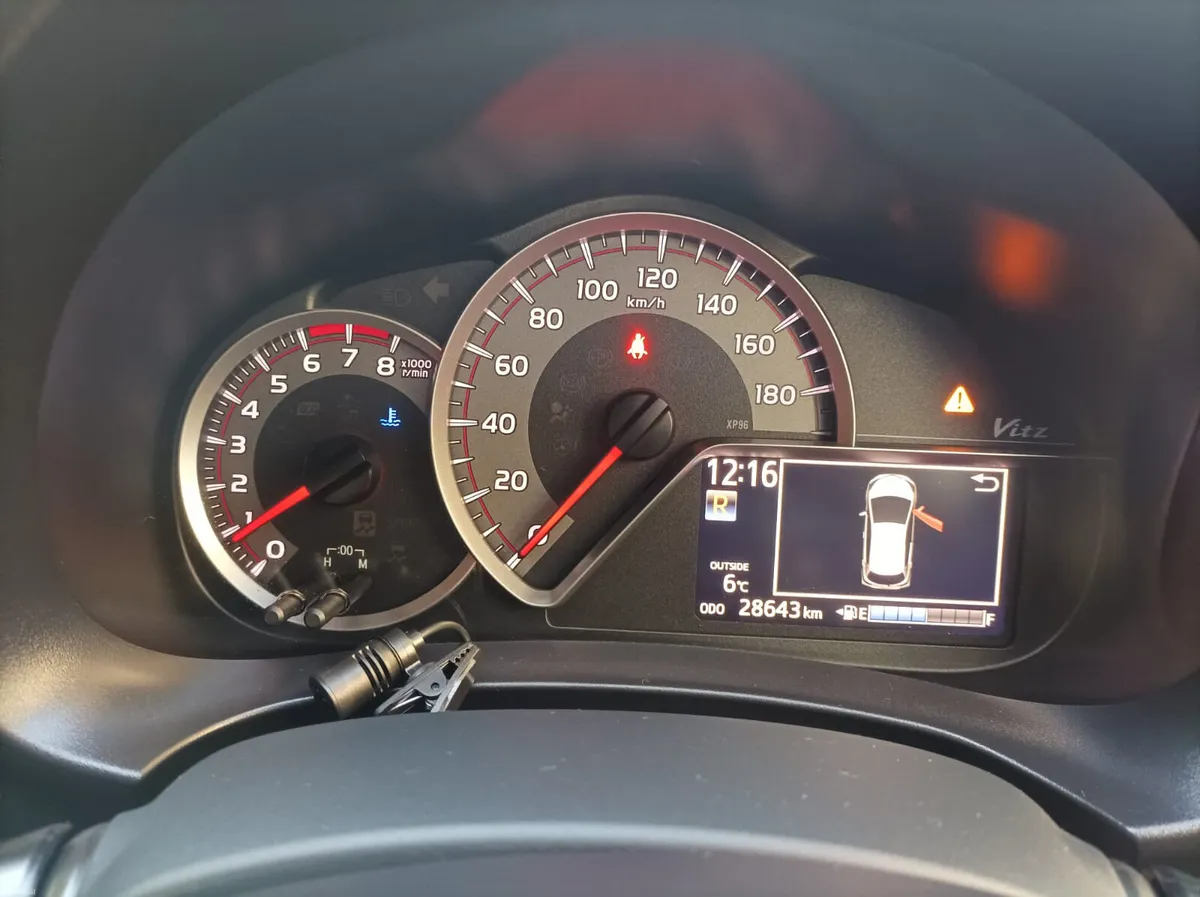 Toyota Yaris 1.3 4 Cylinder Automatic, 2016 - Image 4