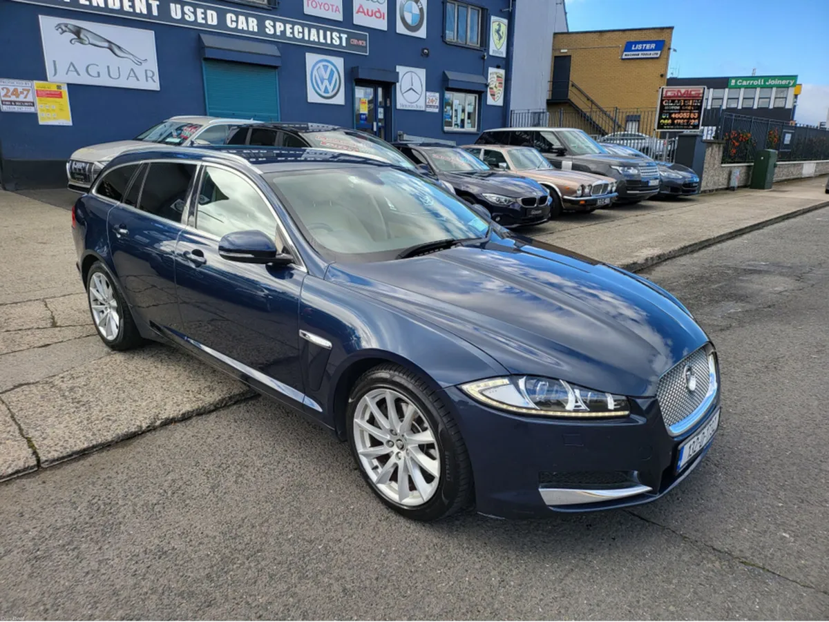 Jaguar XF SPORTBRAKE 2.2 D LUXURY 4DR AUTO// STUNN - Image 2