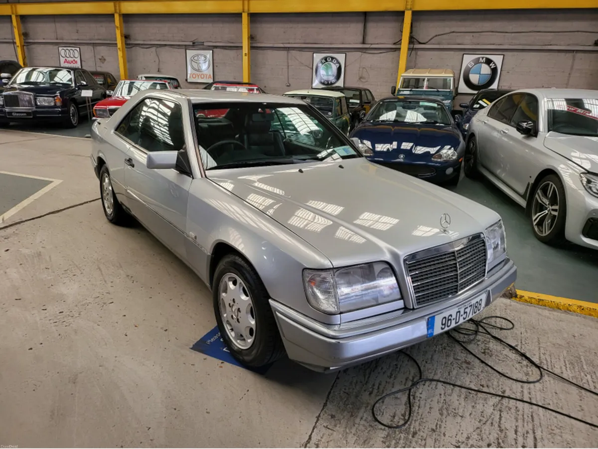 Mercedes-Benz E-Class E200 COUPE // CLEAN EXAMPLE - Image 3