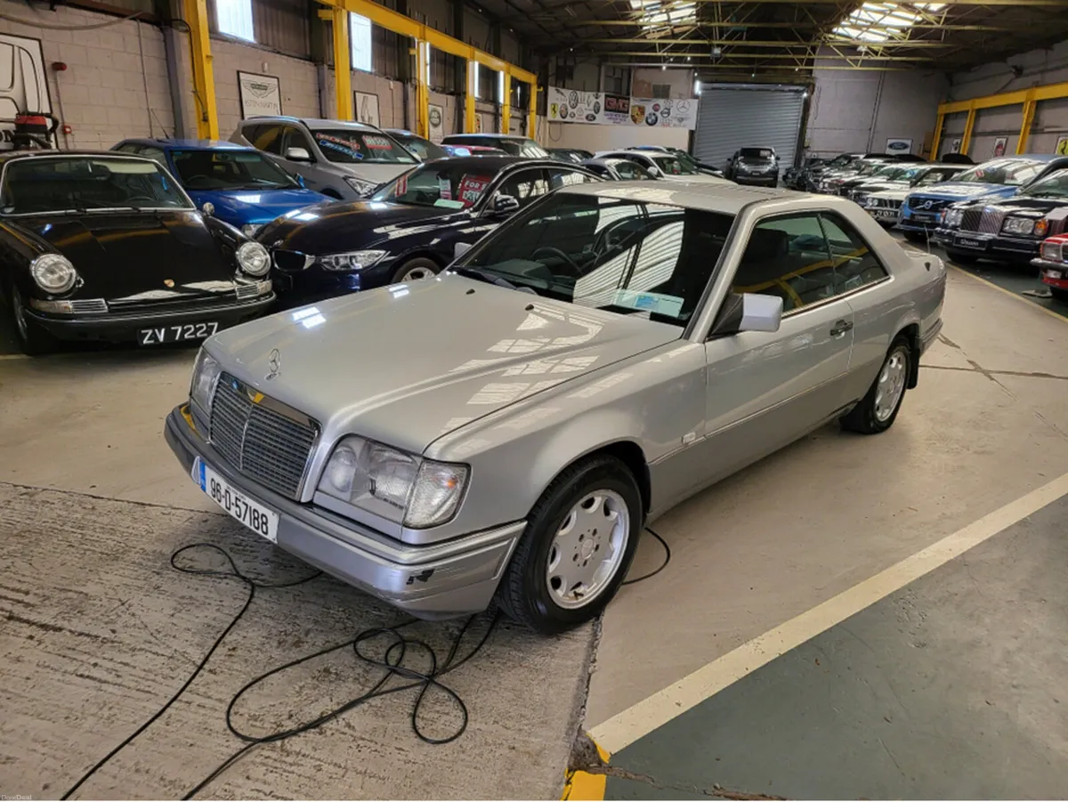 Mercedes-Benz E-Class E200 COUPE // CLEAN EXAMPLE - Image 6