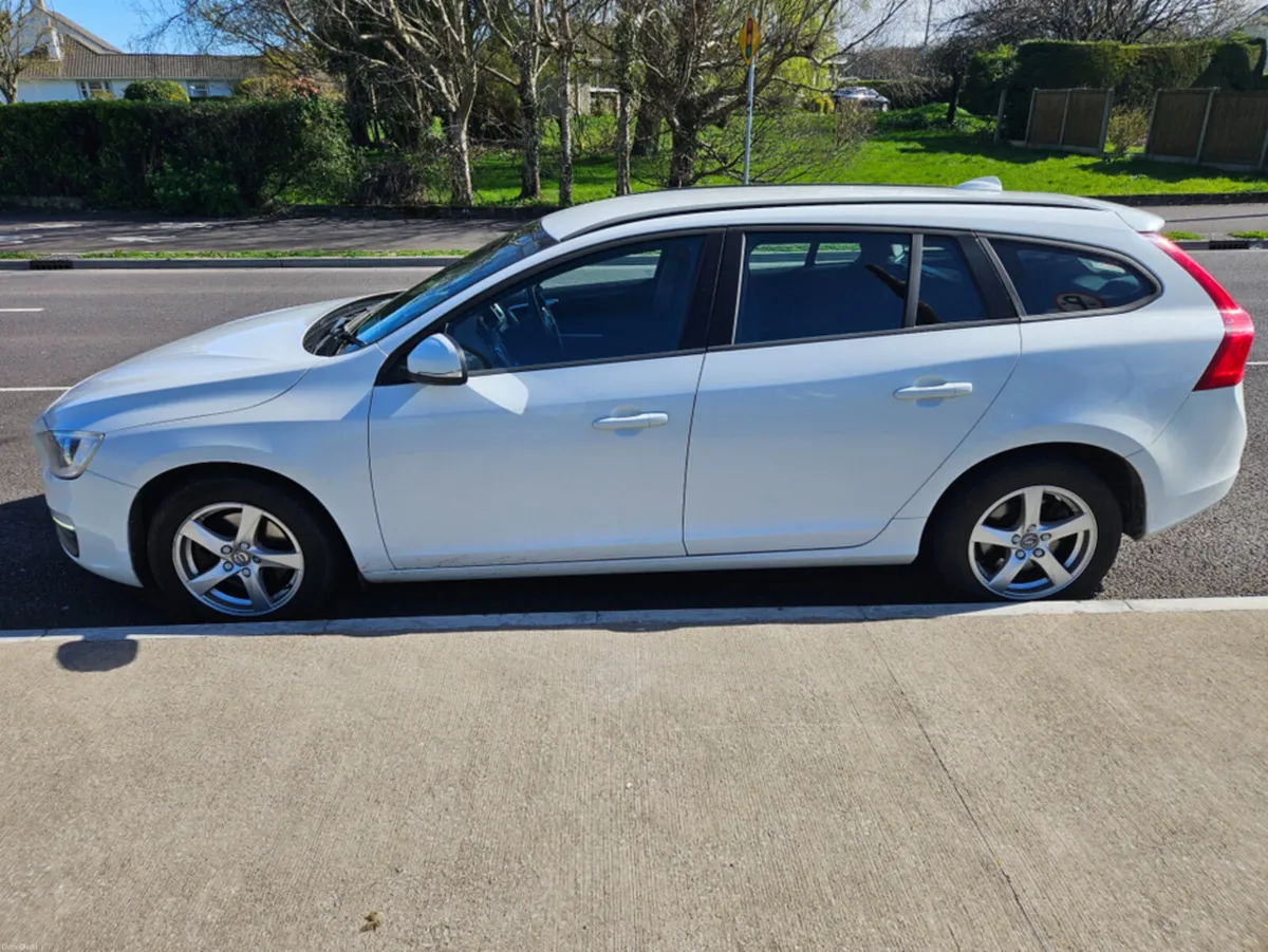 Volvo V60 2.0 D D4 BUSINESS EDITION 1 181BHP - Image 4