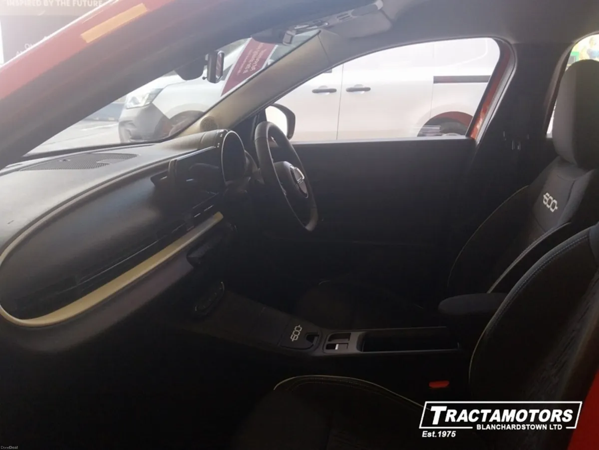 Fiat 600 DOLCE VITA HYBRID 100HP 1.2 PETROL - Image 3