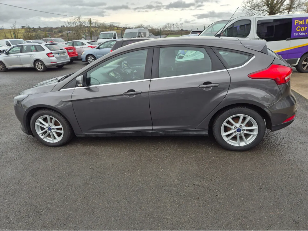 Ford Focus ZETEC TDCI - Image 2