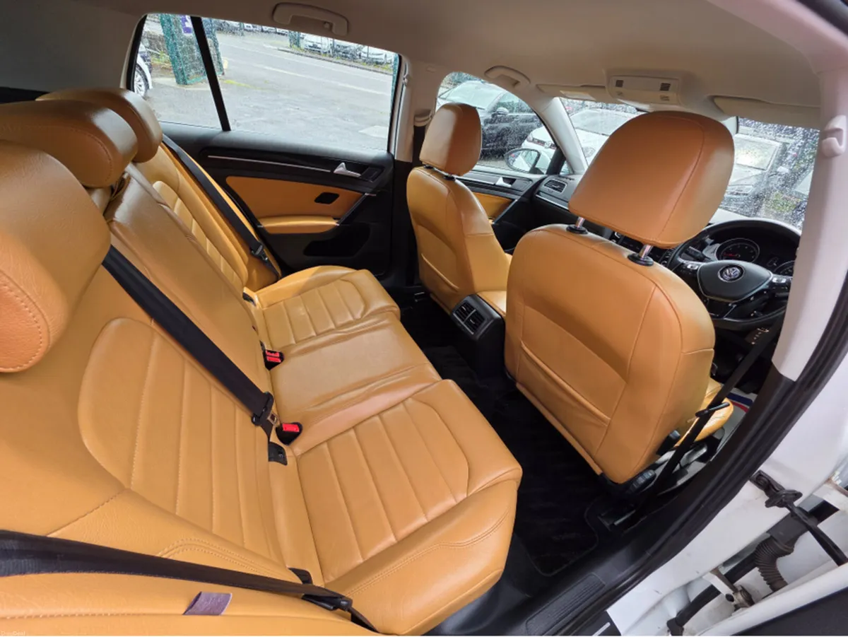 Volkswagen Golf 1.4 TSI FULL TAN LEATHER SEATS  HE - Image 3