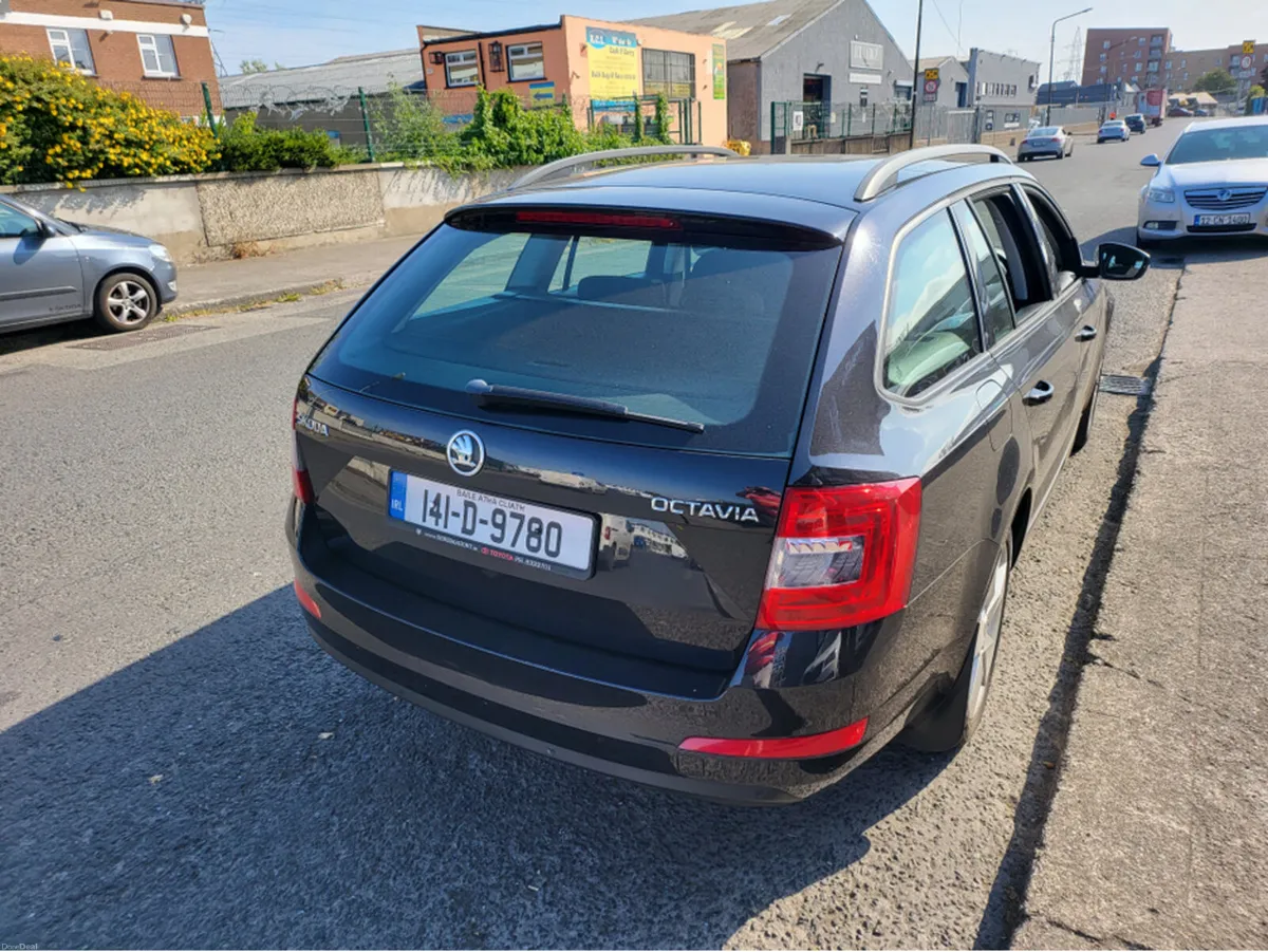 Skoda Octavia COM ELEGANCE 2.0 TDI 150HP 4DR/ NCTJ - Image 5