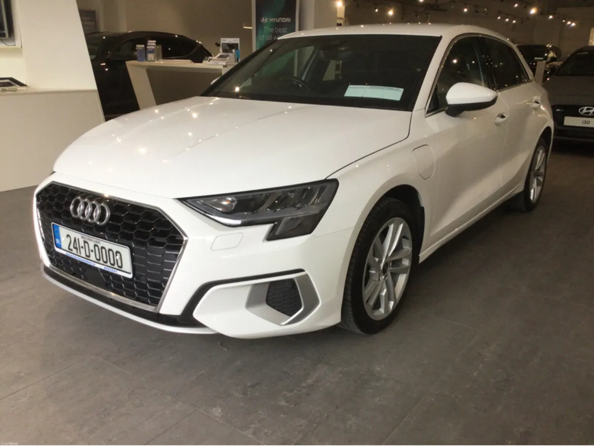 Audi A3 SPORT 40 TFSI E ** PLUG IN HYBRID ** - Image 4