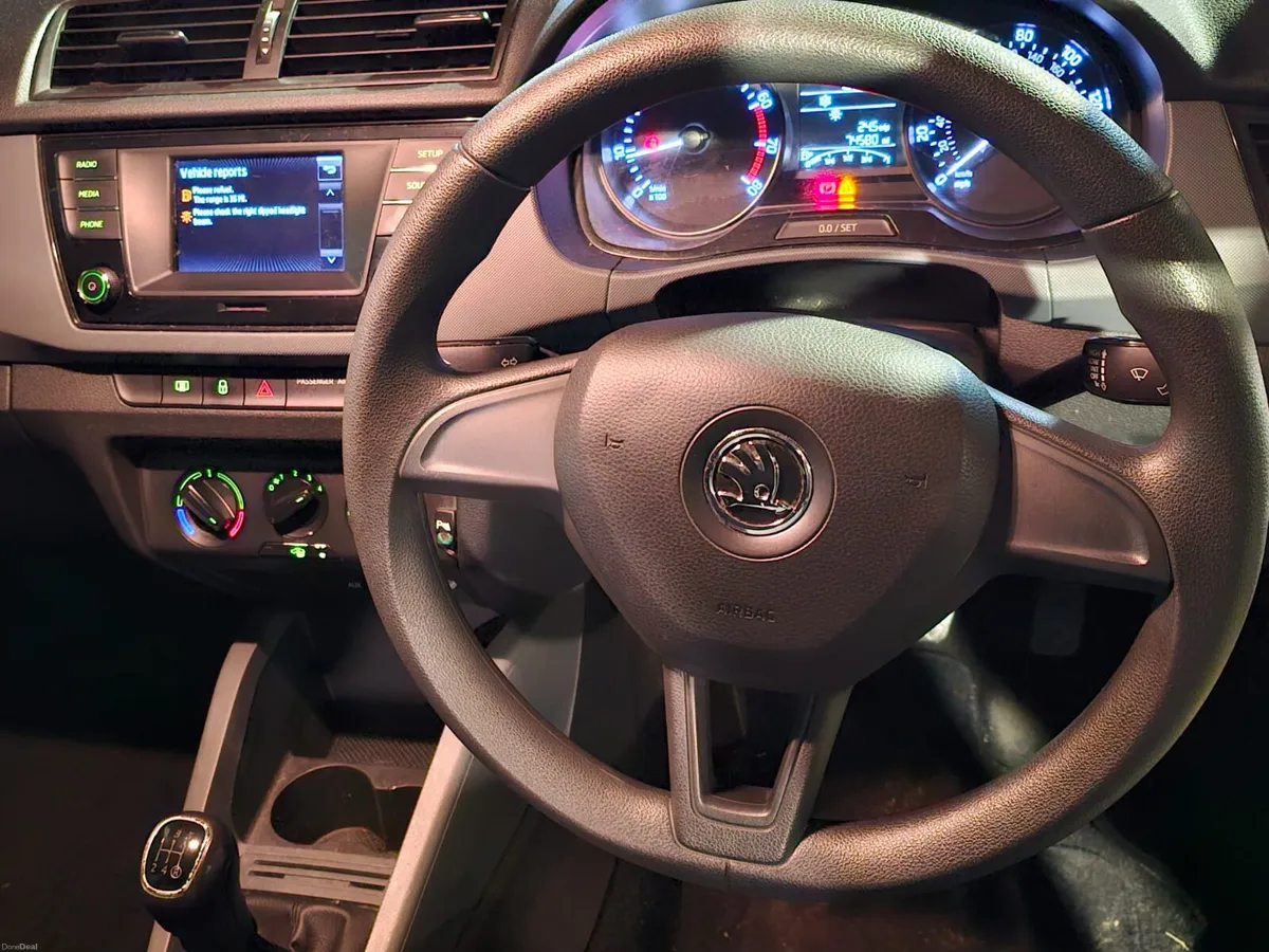 Skoda Fabia 2017 1.0L €8990 - Image 3