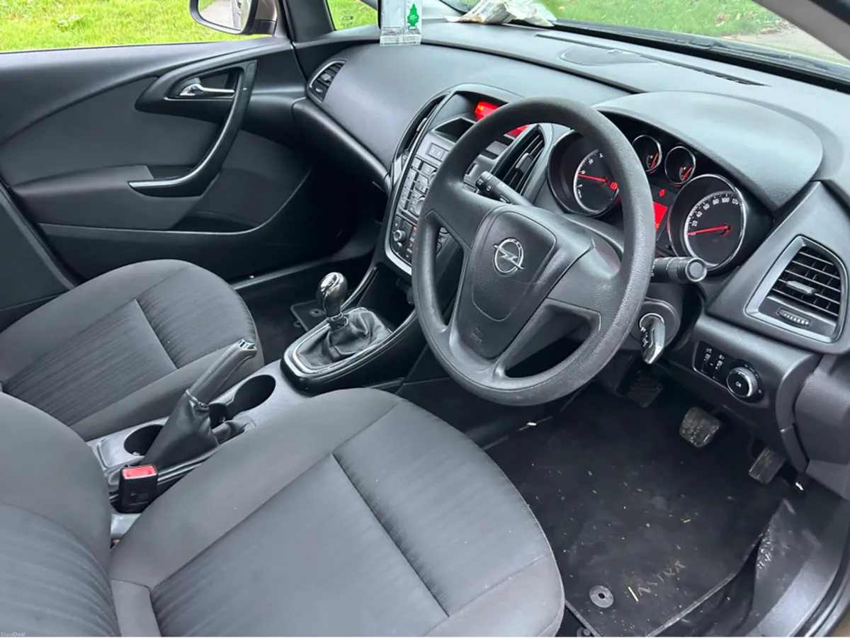 Opel Astra TRADE SALE ONLY 1.4 I 100PS 4DR - Image 6