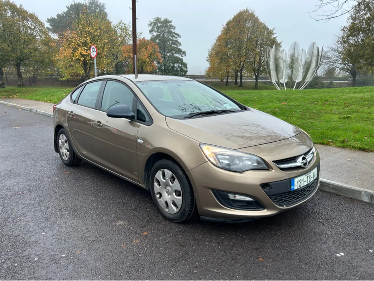 Opel Astra TRADE SALE ONLY 1.4 I 100PS 4DR - Image 1