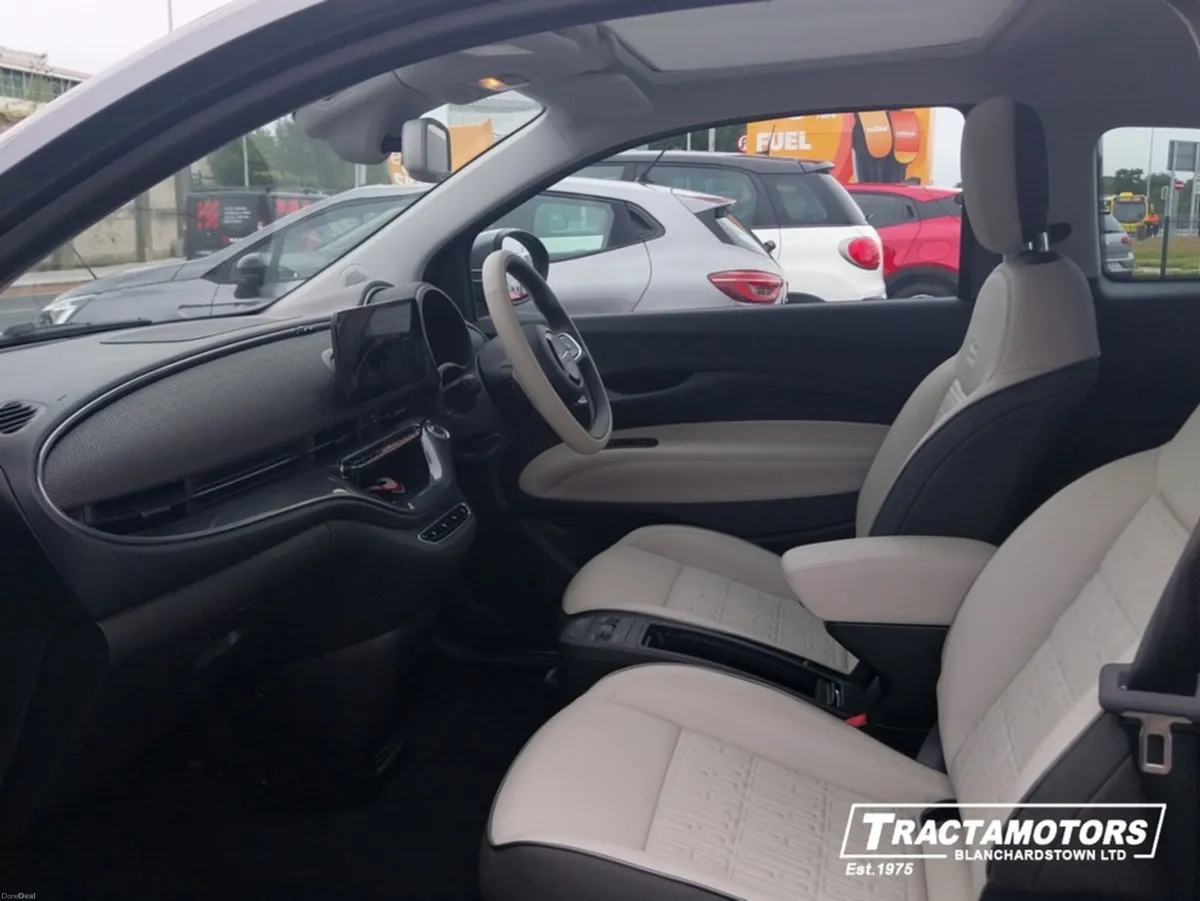 Fiat 500e LA PRIMA 42KWH 3DR AUTO - Image 3