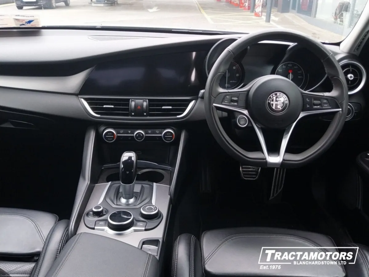 Alfa Romeo Giulia 2.2 TD SPECIALE 180BHP 4DR AUTO - Image 2