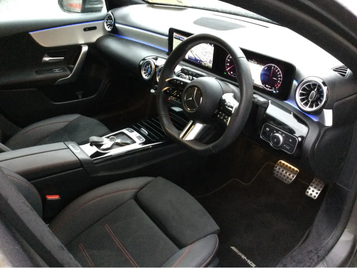 Mercedes-Benz A-Class 250e AMG LINE EXECUTIVE PLUG - Image 6