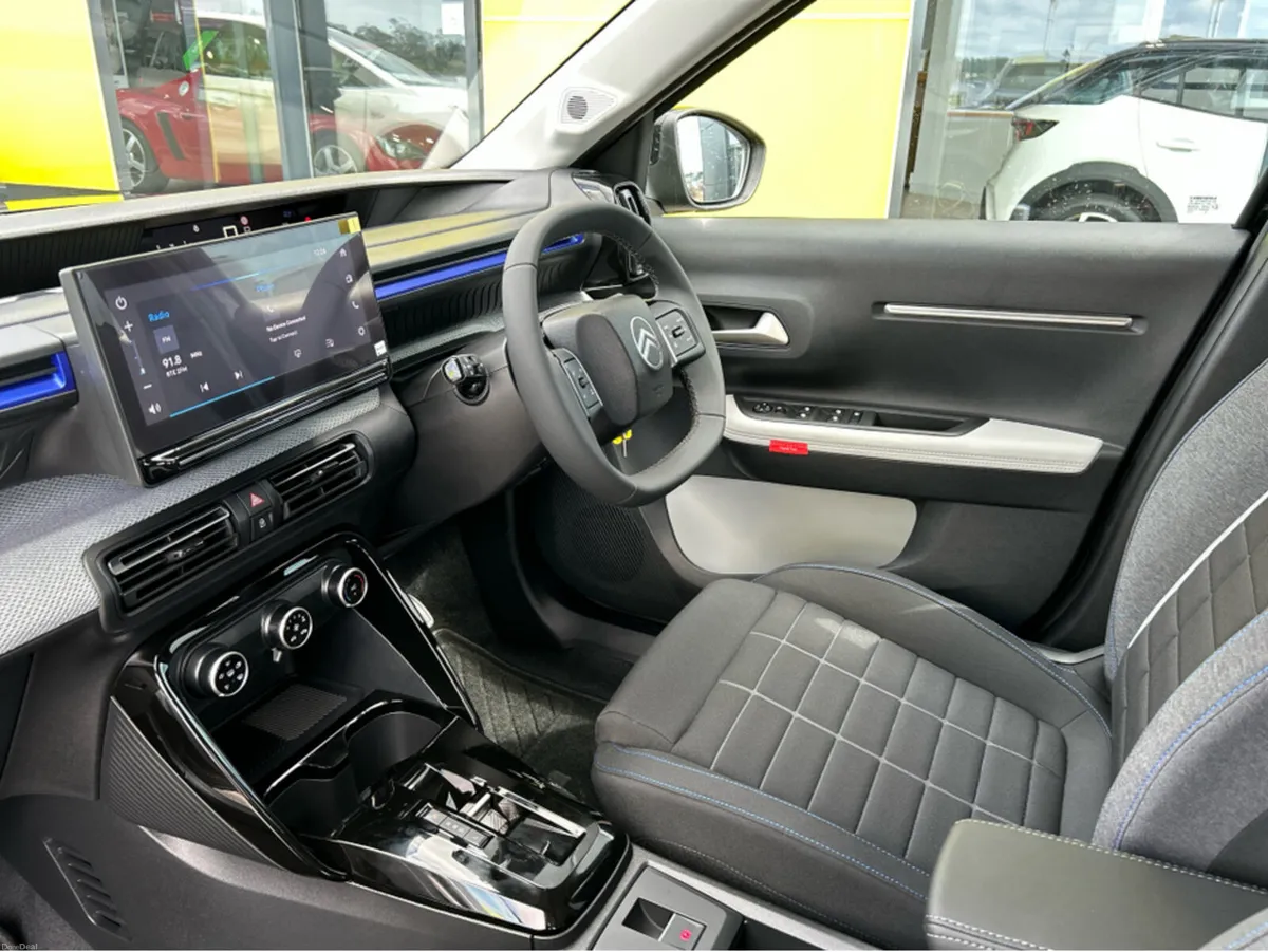 Citroen C3 Plus Hybrid 48V 110 - Image 2