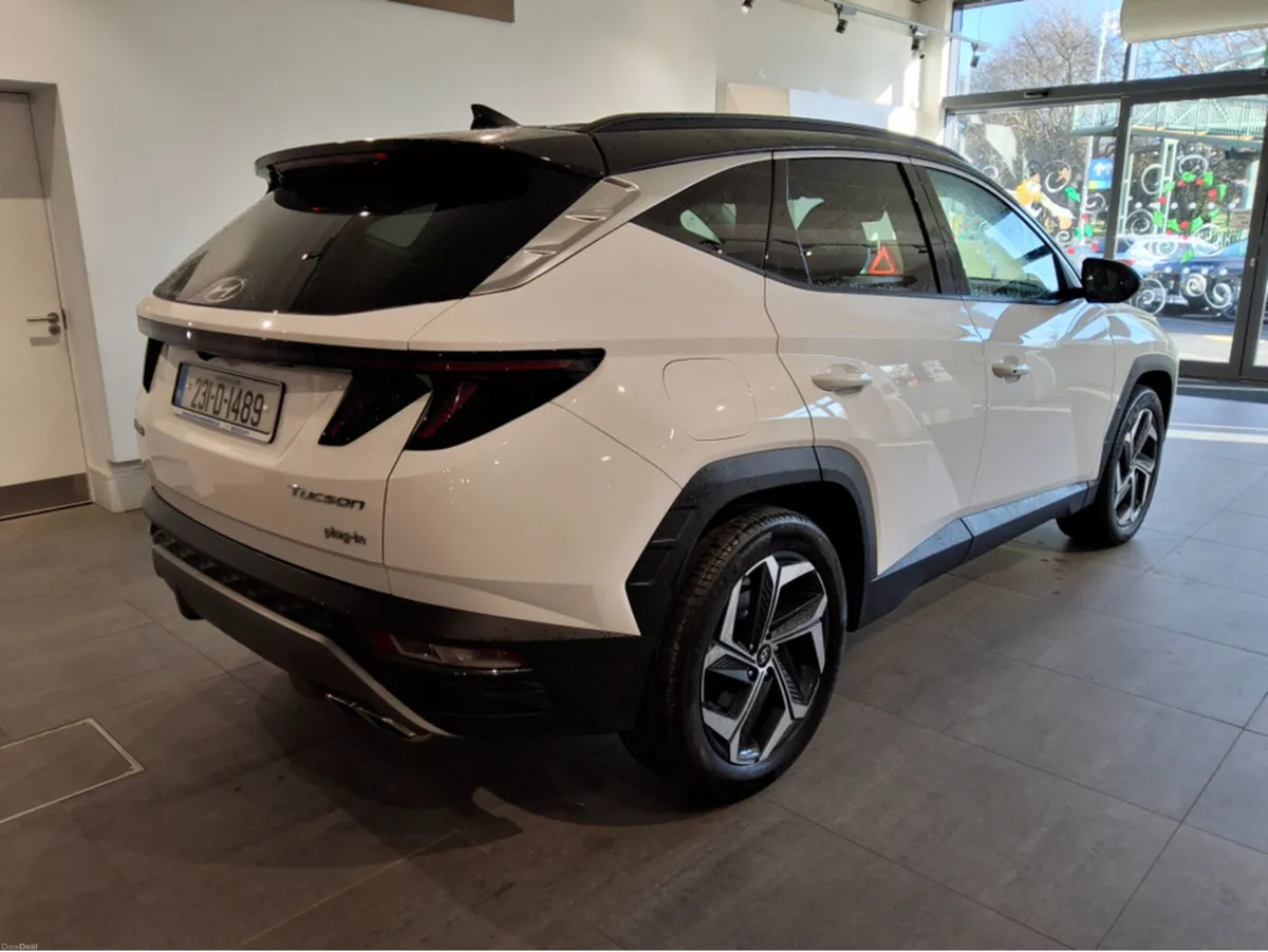 Hyundai Tucson 4WD EXECUTIVE PLUS ** PLUG IN HYBRI - Image 2