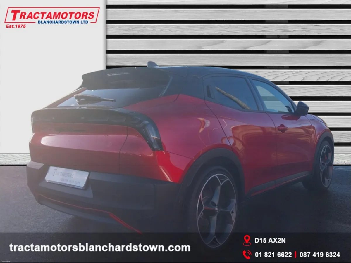 Alfa Romeo Junior VELOCE 54KWH 280HP BEV - Image 3