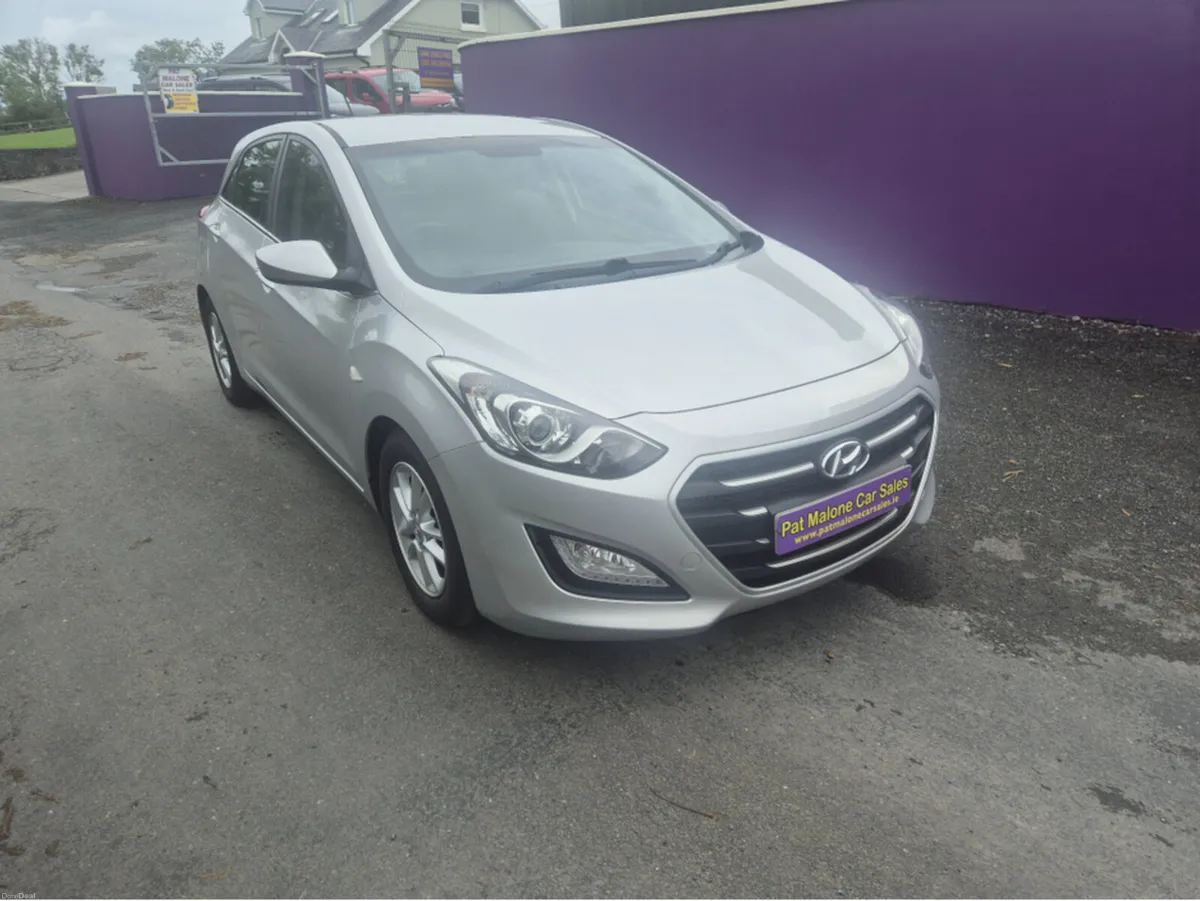 Hyundai i30 SE BLUE DRIVE CRDI - Image 2