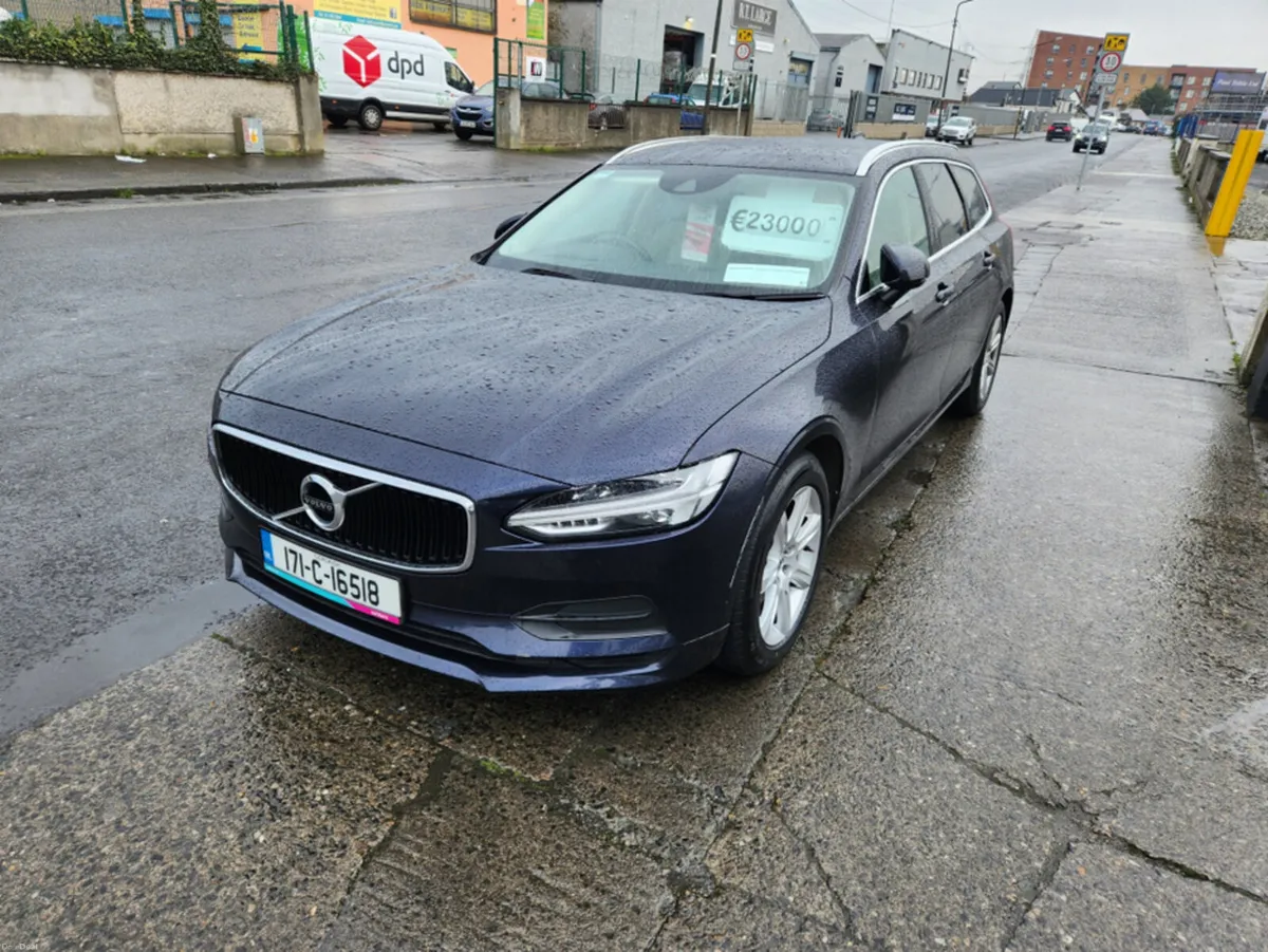 Volvo V90 2.0 D4 MOMENTUM 187BHP AUTO 5DR 187HP A - Image 3