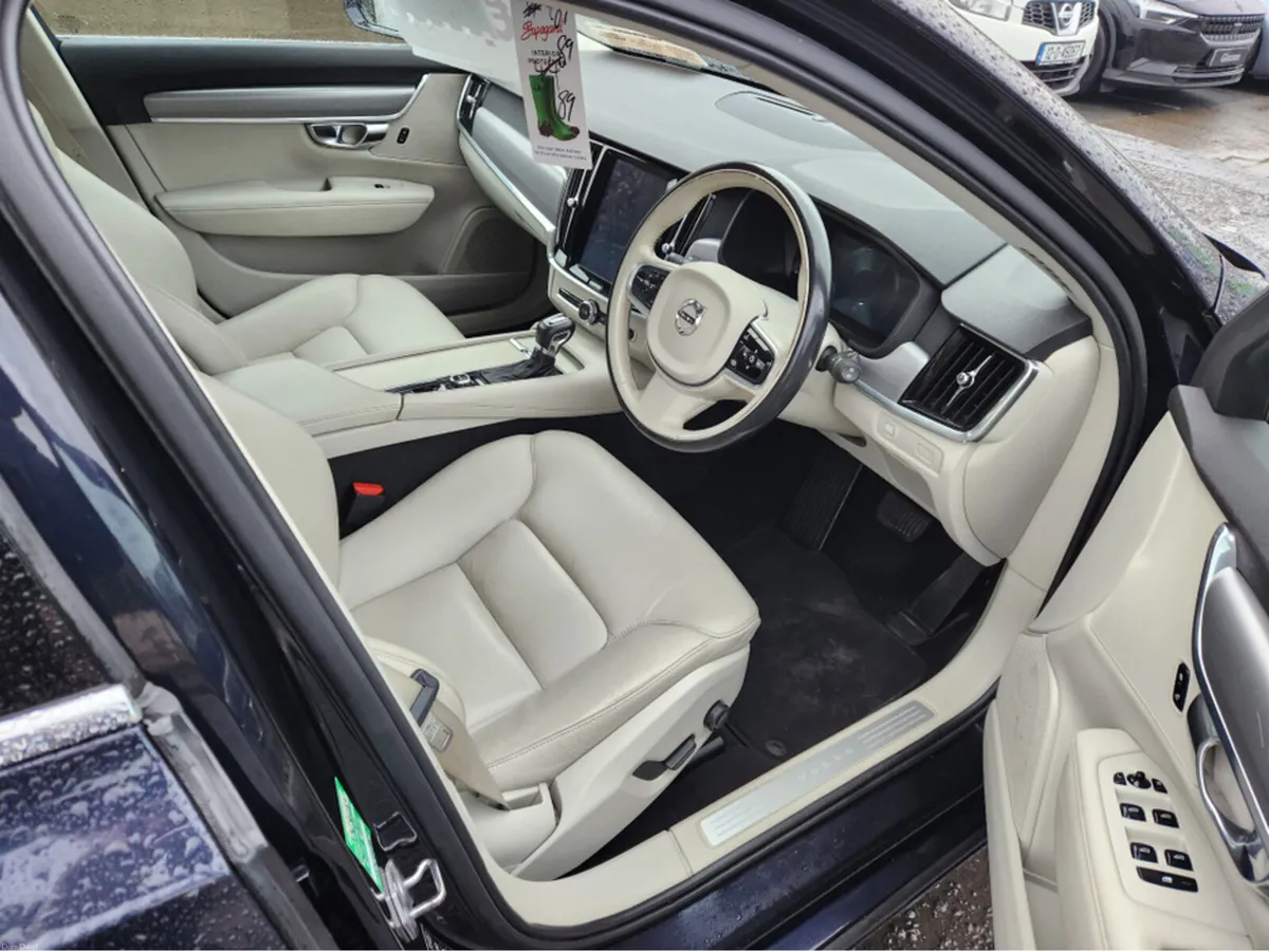 Volvo V90 2.0 D4 MOMENTUM 187BHP AUTO 5DR 187HP A - Image 4