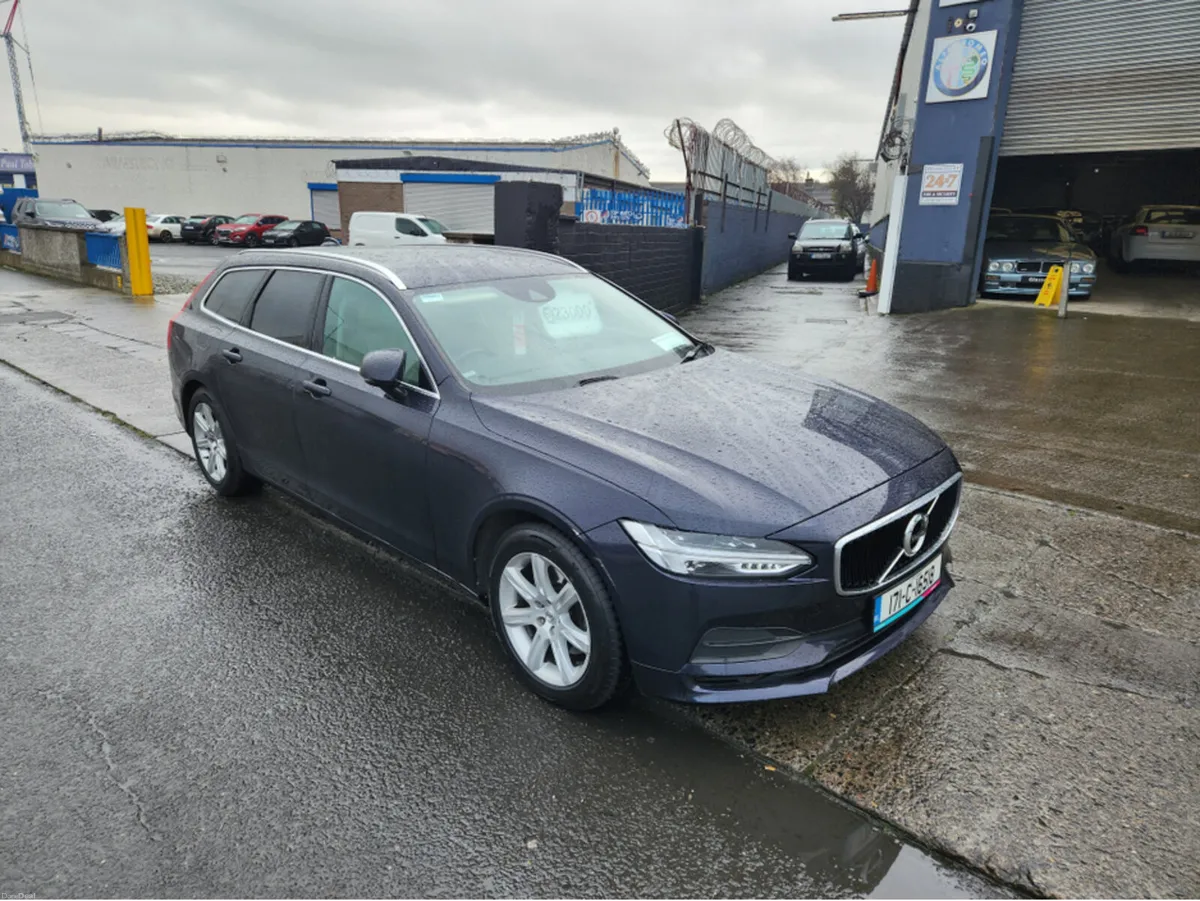Volvo V90 2.0 D4 MOMENTUM 187BHP AUTO 5DR 187HP A - Image 5