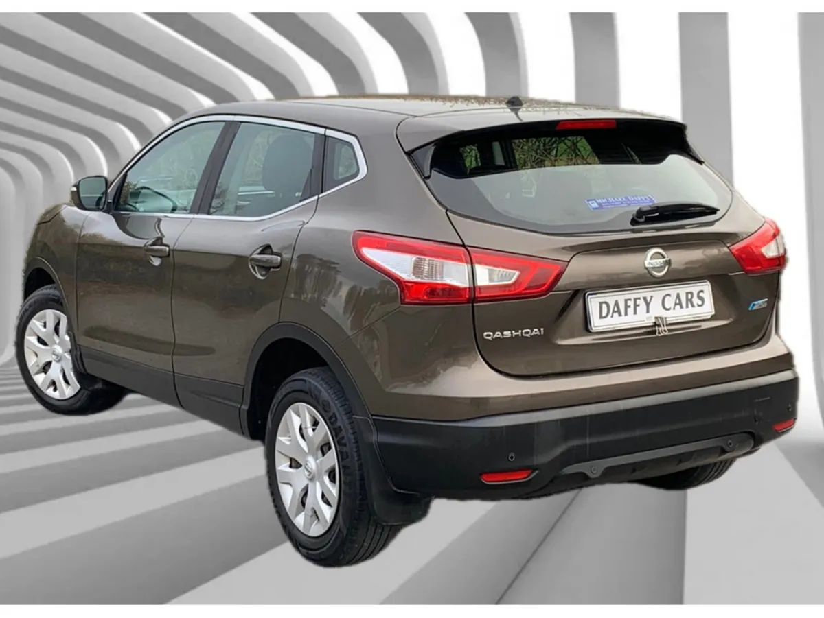 Nissan Qashqai 1.5 DSL XE 4DR - Image 3