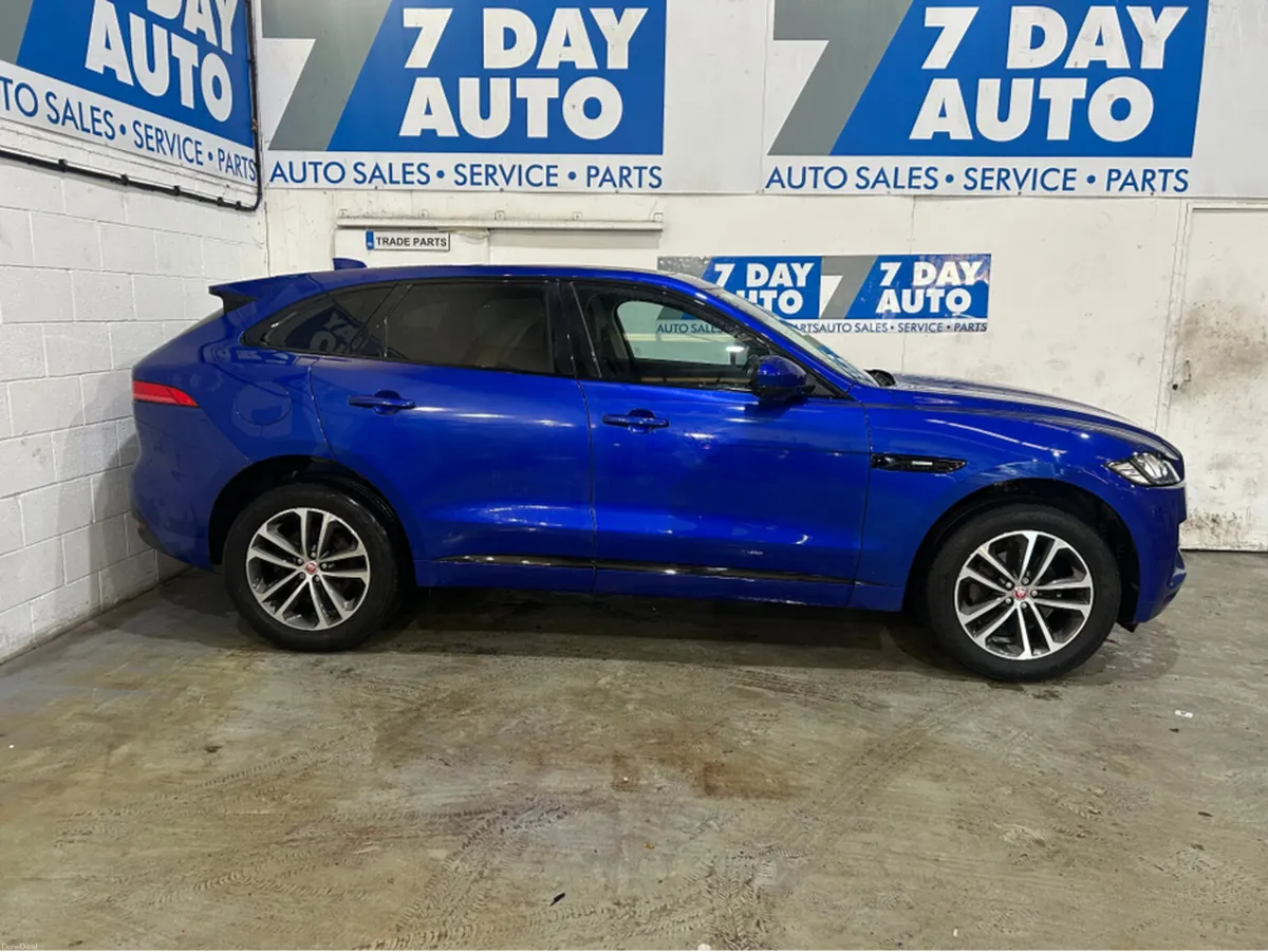 Jaguar F-Pace 2.0 D R-SPORT PAN ROOF AUTO AWD - Image 3