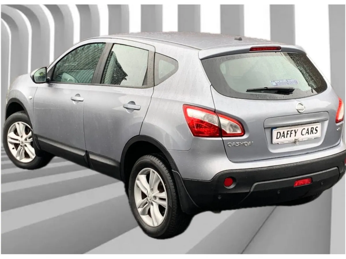Nissan Qashqai 1.5 SV 5DR - Image 3