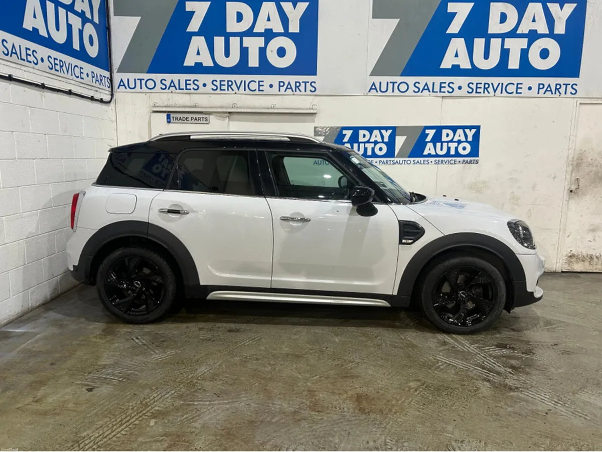 Mini Countryman 2.0D AUTO COOPER COUNTRYMAN - Image 3