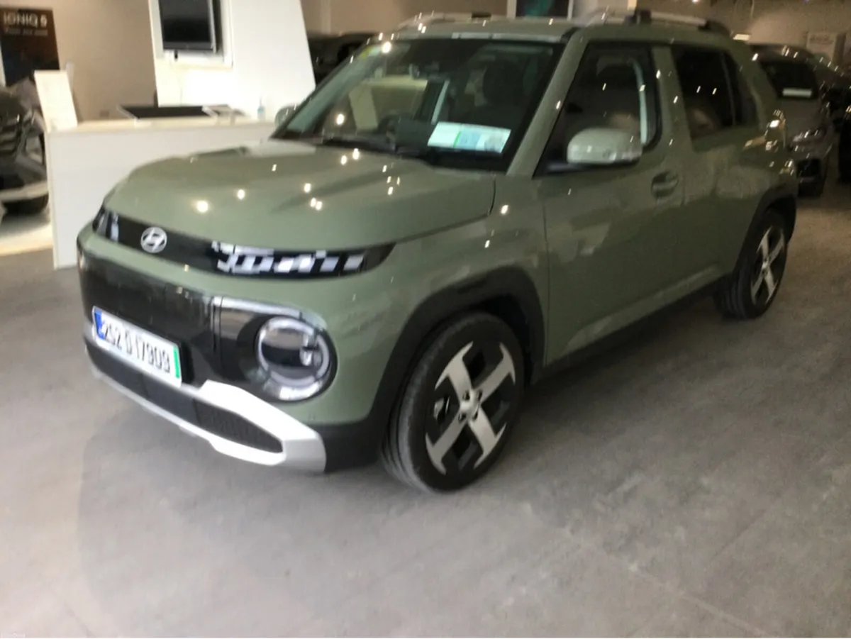 Hyundai INSTER ELEGANCE 49KWH - 252 Demo - - Image 3