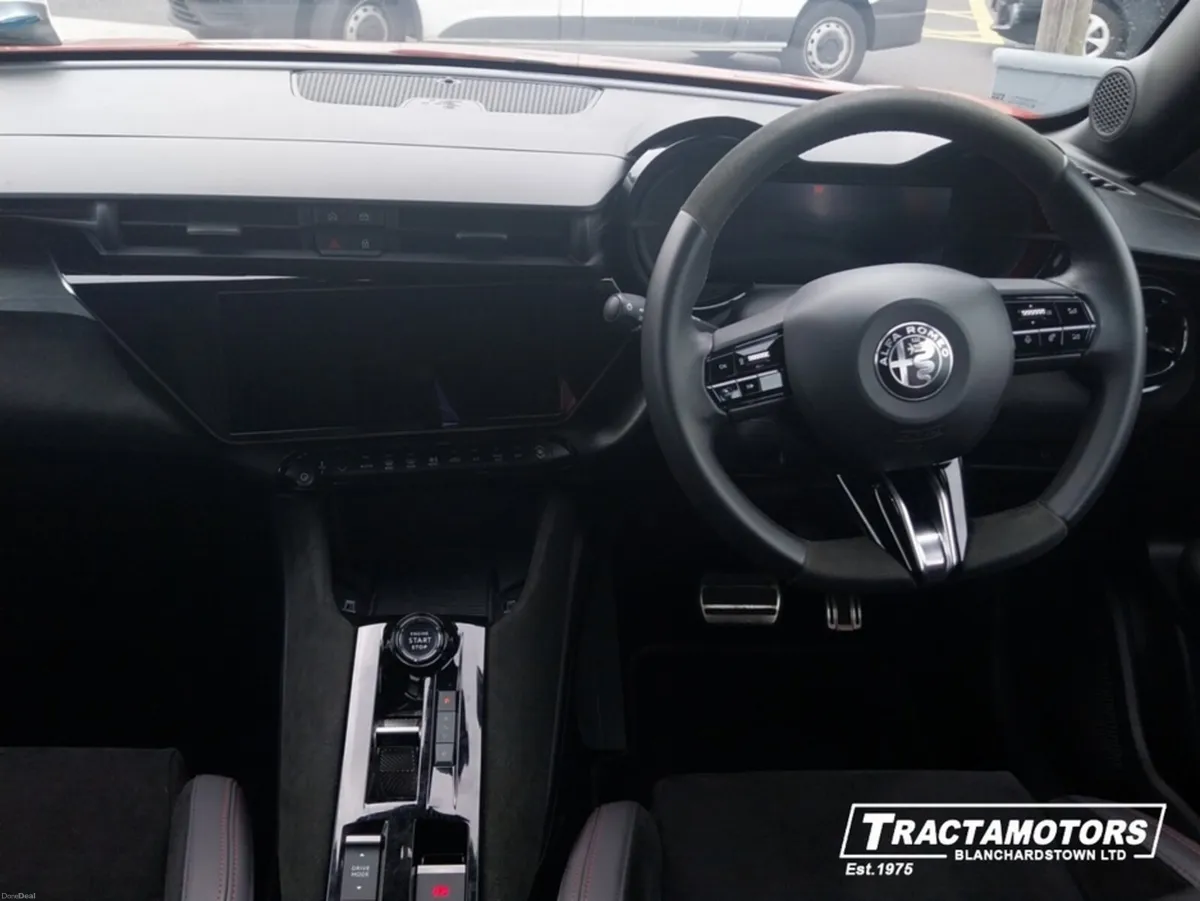 Alfa Romeo Junior SPECIALE TOP SPECIFICATION 54KW - Image 2