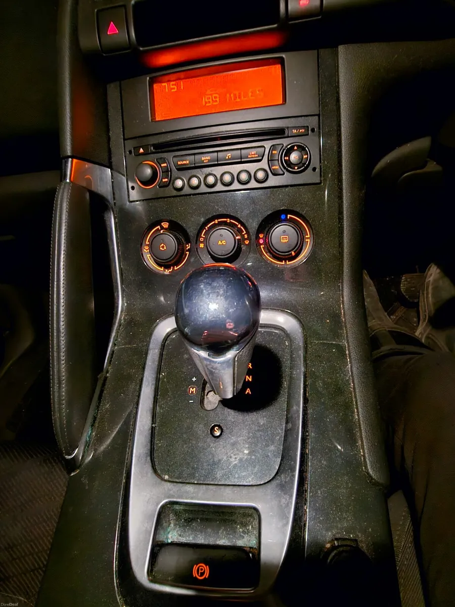 Peugeot 3008 automatic diesel €1900 no offers - Image 2