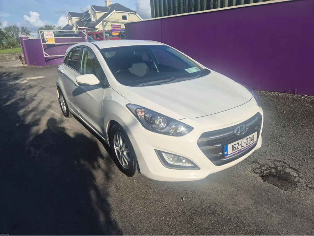 Hyundai i30 SE NAV BLUE DRIVE 110 5DR 110PS - Image 2
