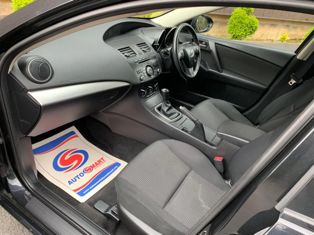 Mazda Mazda3 1.6 D EXECUTIVE 115PS 5DR - Image 6