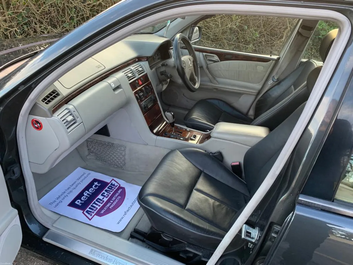 Mercedes-Benz E-Class E 200 KOMPRESSOR 4DR AUTO - Image 6