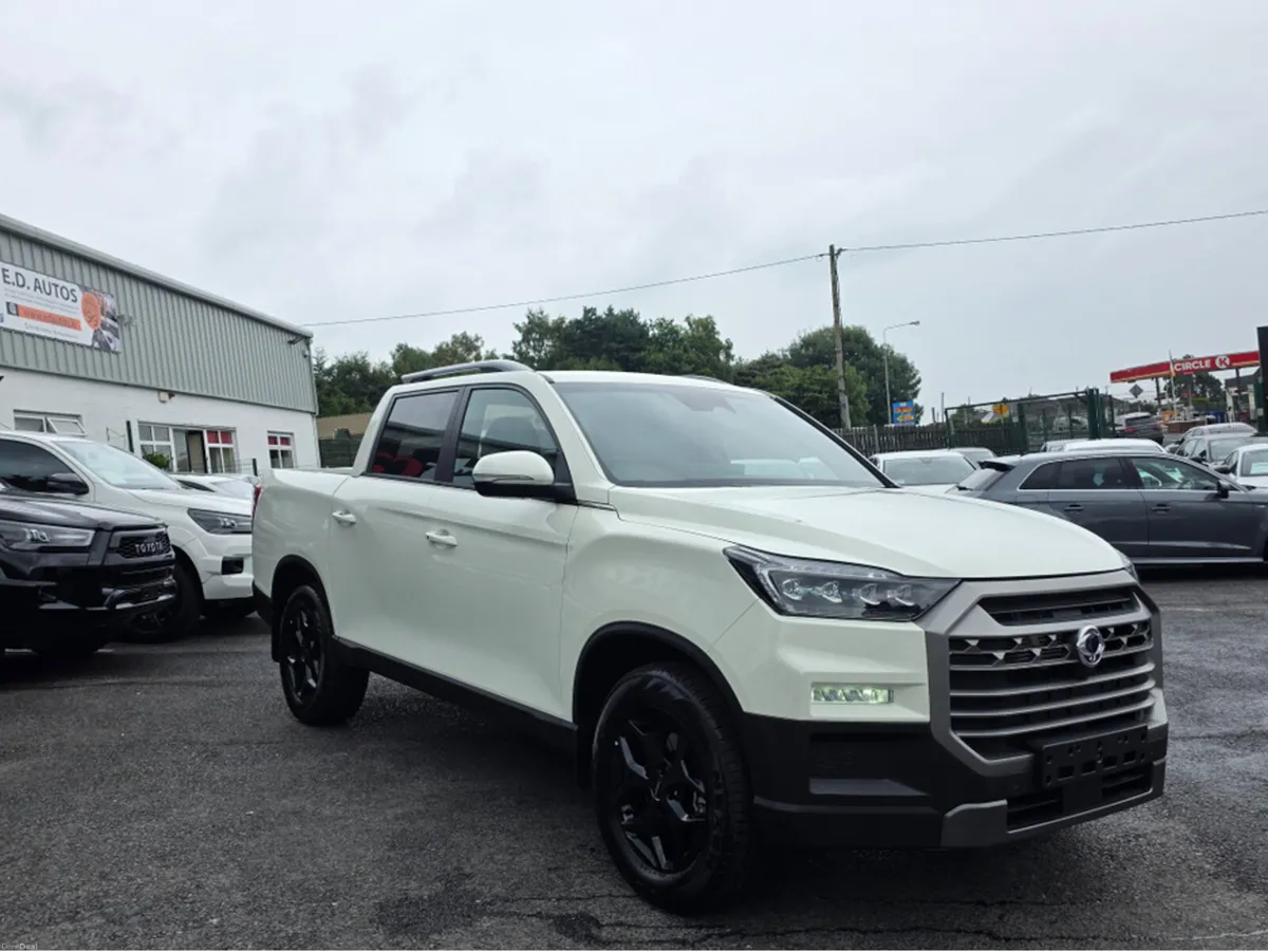 KGM Musso 2.2 PICK UP 5 SEATER COMMERCIAL 4WD 200 - Image 3