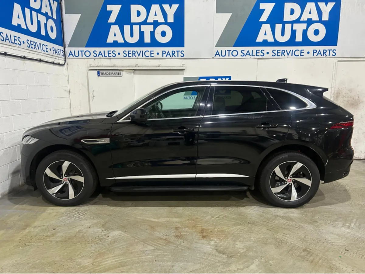Jaguar F-Pace 2.0 PHEV AWD - Image 4