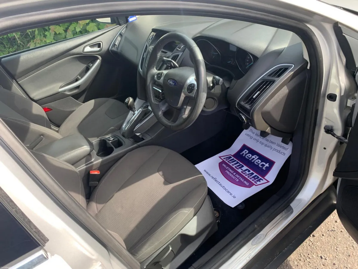 Ford Focus 1.6 TDCI 95PS M6 TITANIUM 4DR - Image 5