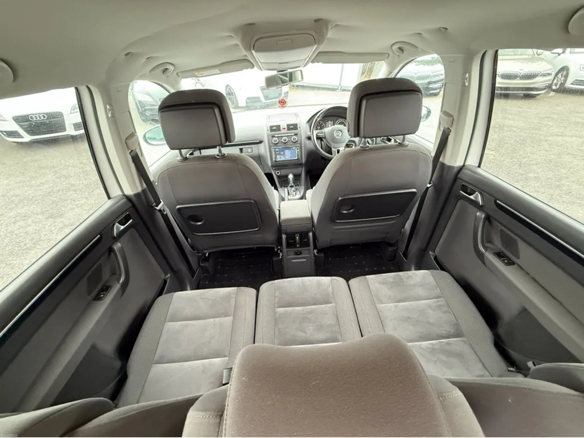 Volkswagen Touran ( 152 REG ) HIGHLINE EDITION 7 S - Image 4