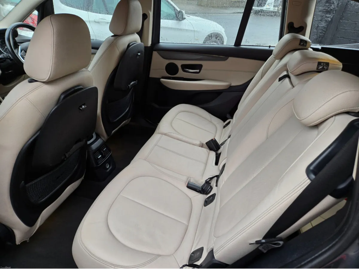 BMW 2-Series 218D LUXURY ZL2K 4DR// 7  SEATER// FU - Image 3