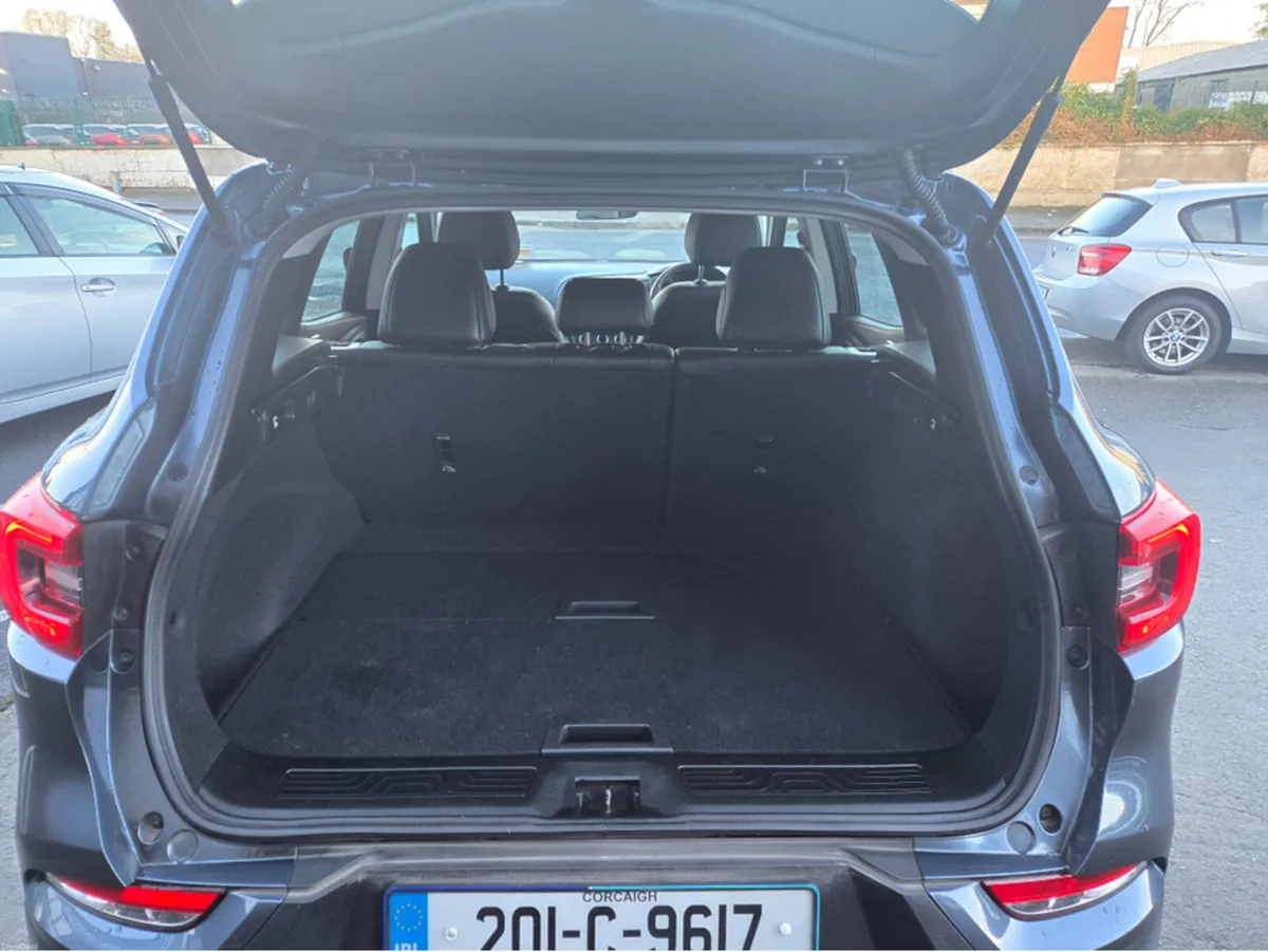 Renault Kadjar 1.3 ICONIC TCE 140BHP 5 5DR// VERY - Image 2