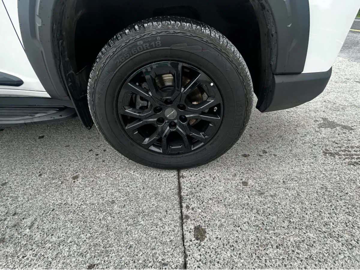 Maxus T90EV WITH CANOPY 5 SEATER €333 ROAD TAX - Image 3