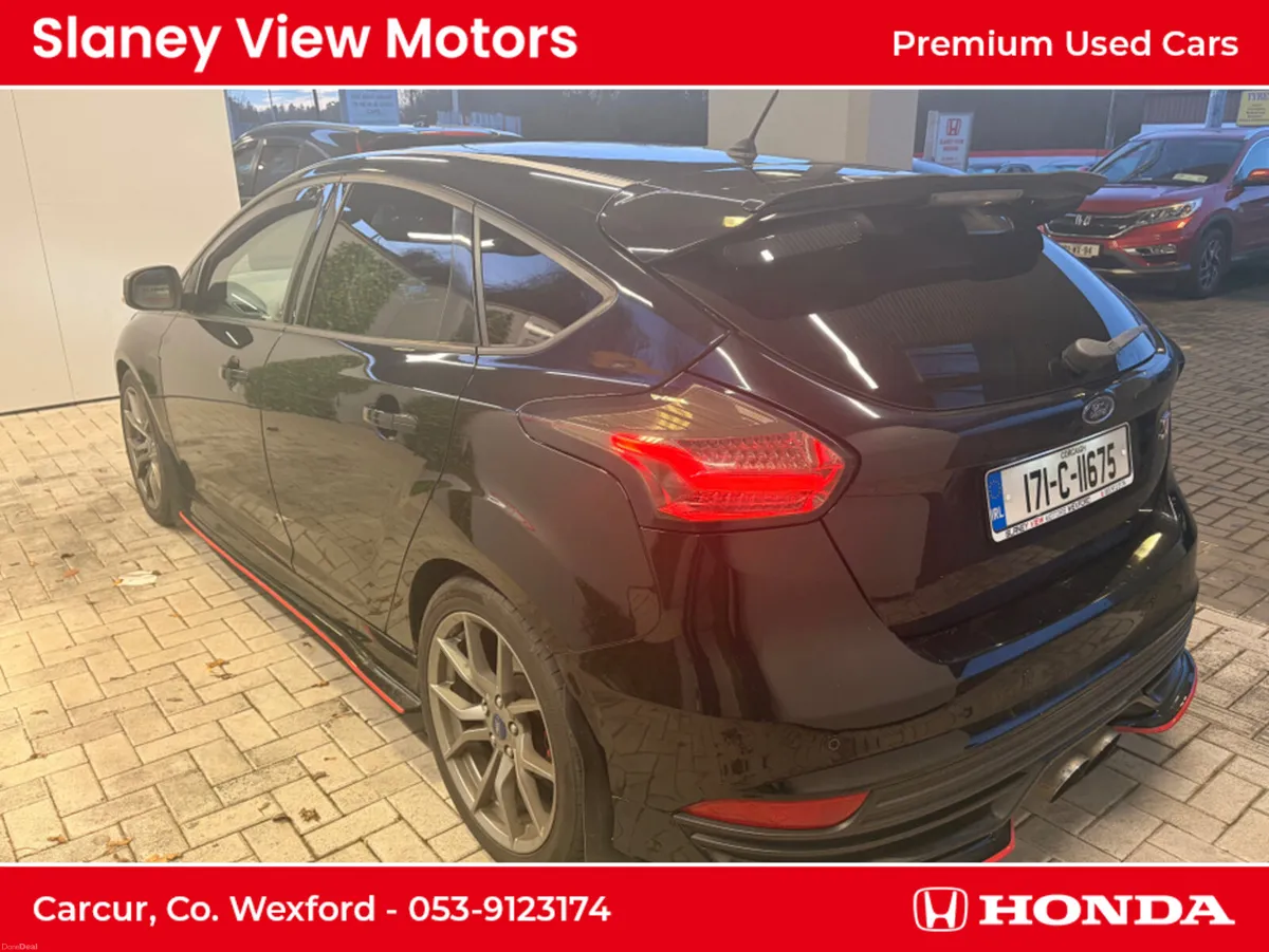 Ford Focus ST2 2.0 TDCI 180PS M6 FWD 4DR - Image 4