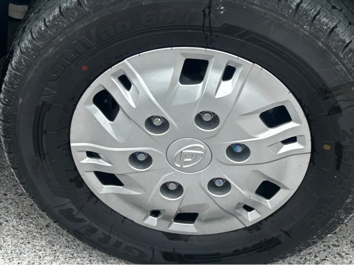 Maxus DELIVER 7 SILVER METALLIC HIGH ROOF IN STOCK - Image 3