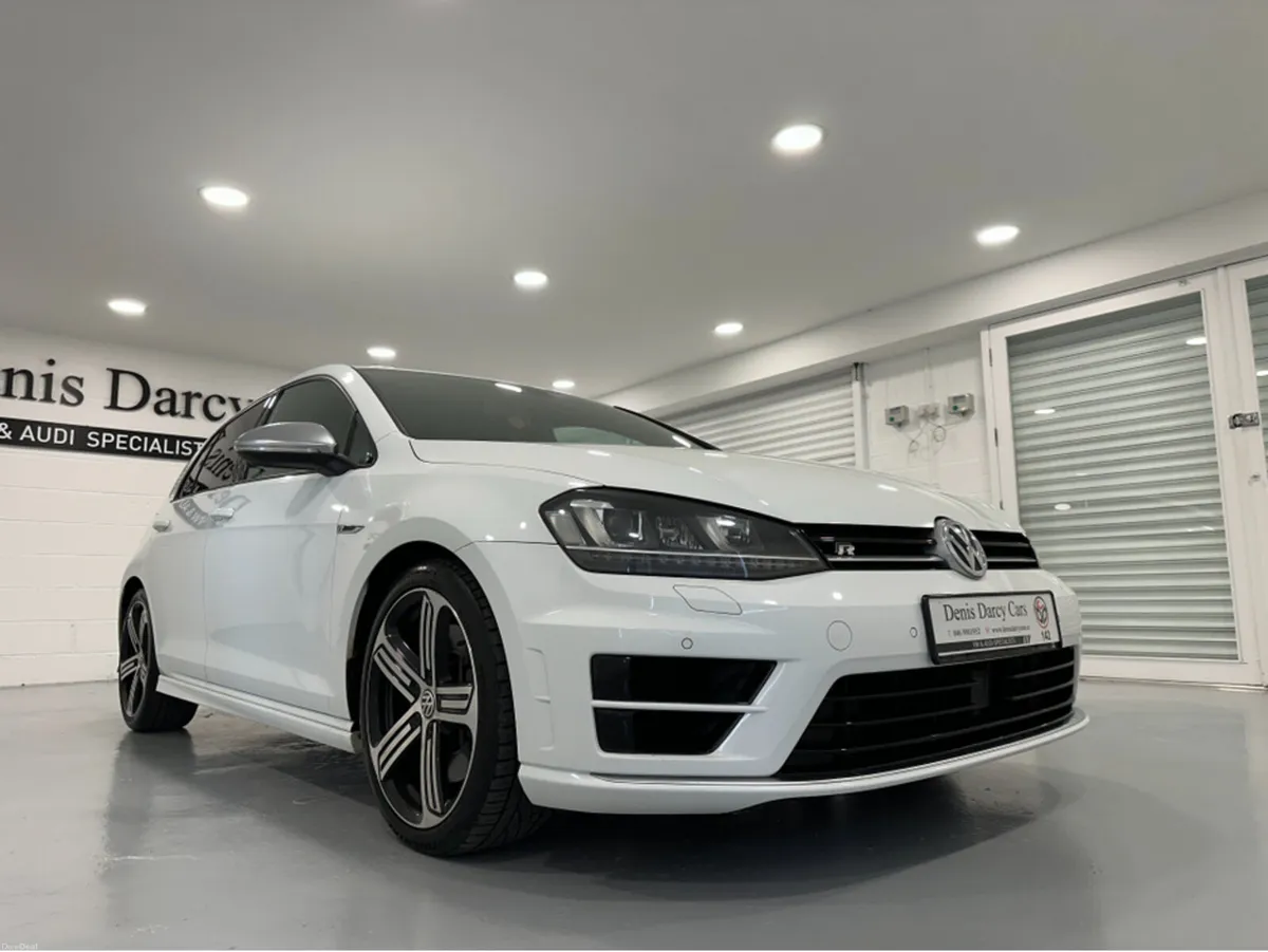 Volkswagen Golf (142) GOLF R 2.0TSI 300BHP DSG 4 M - Image 4