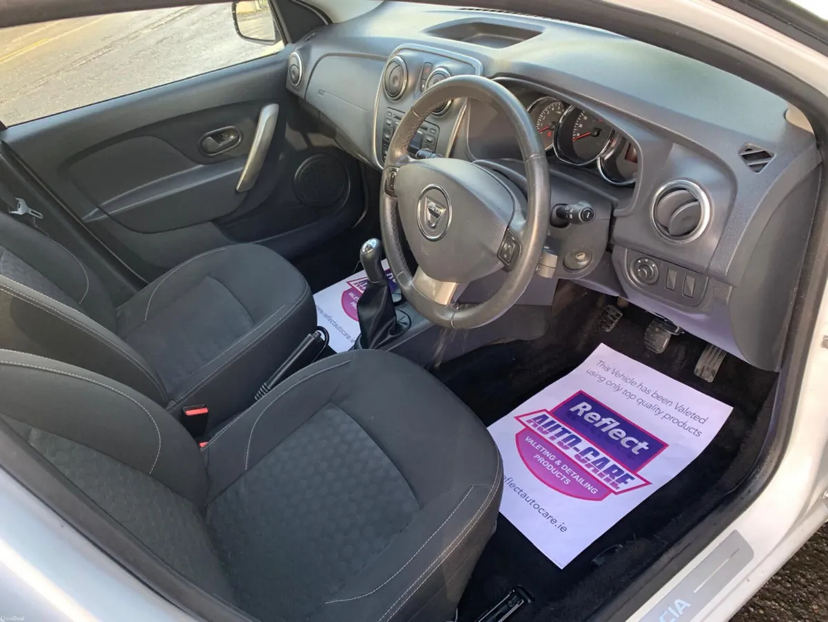 Dacia Sandero SIGNATURE 1.2 7 4DR - Image 5