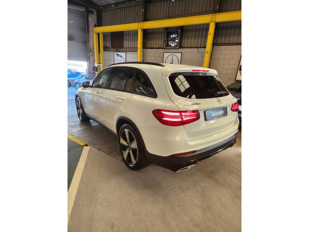 Mercedes-Benz GLC 220D 4MATIC URBAN EDITION 5DR// - Image 6